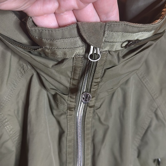 Lululemon Fo Drizzle Jacket Fatigue Green Size 6 - Picture 9 of 16